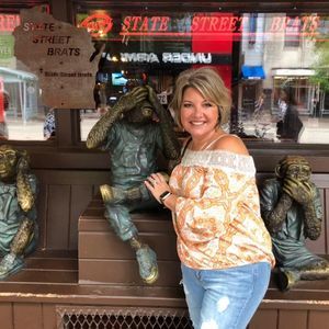 Meet your Posher, Dee